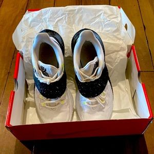 Nike Kyrie women basketball shoes